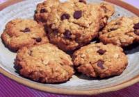 Бисквитки с овесени ядки и шоколадов чипс сн. veganoccasions.com Бисквитки с овесени ядки и шоколадов чипс
